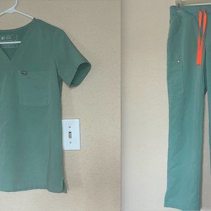 FIGS Jade Scrub Set XS - Catarina top XS / Kade cargo pants XS